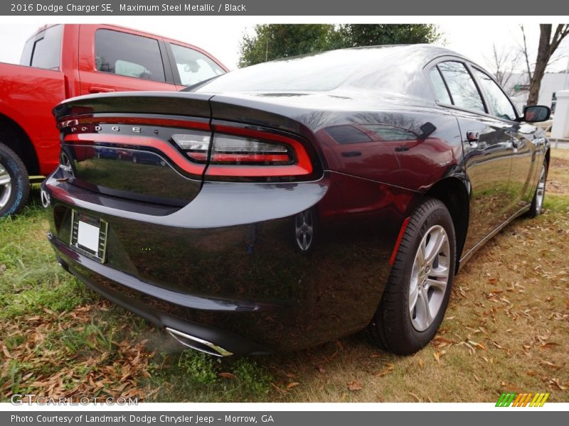 Maximum Steel Metallic / Black 2016 Dodge Charger SE