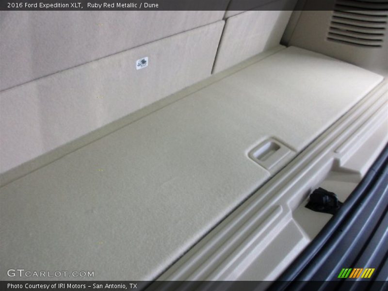 Ruby Red Metallic / Dune 2016 Ford Expedition XLT