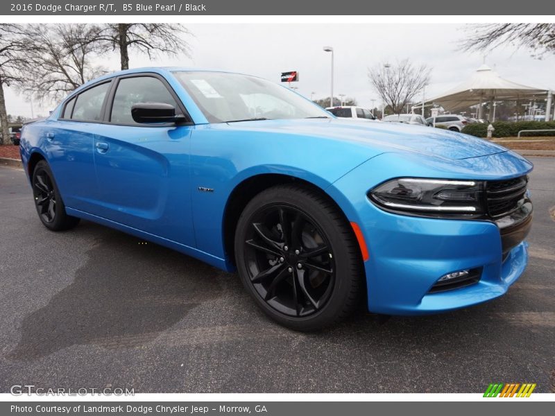 Front 3/4 View of 2016 Charger R/T