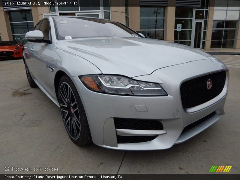 Front 3/4 View of 2016 XF 35t