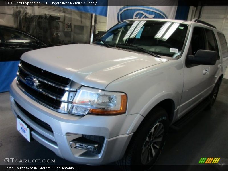 Ingot Silver Metallic / Ebony 2016 Ford Expedition XLT