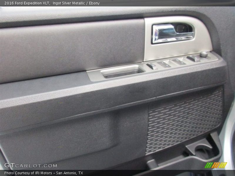 Ingot Silver Metallic / Ebony 2016 Ford Expedition XLT