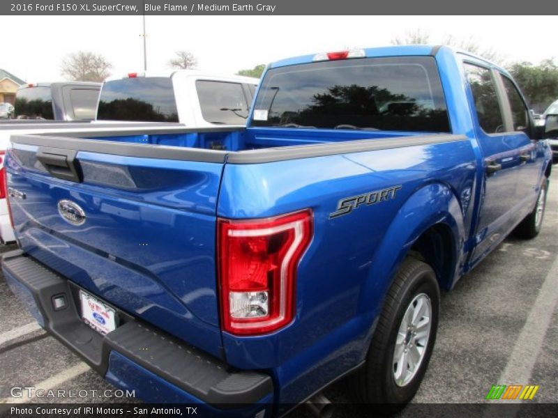 Blue Flame / Medium Earth Gray 2016 Ford F150 XL SuperCrew