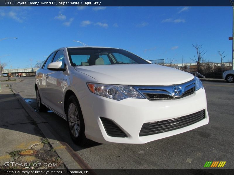 Super White / Light Gray 2013 Toyota Camry Hybrid LE
