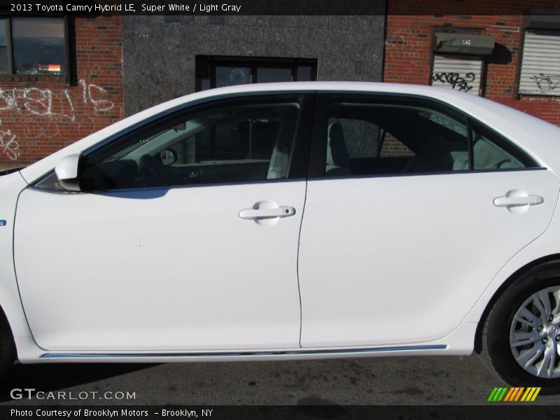 Super White / Light Gray 2013 Toyota Camry Hybrid LE