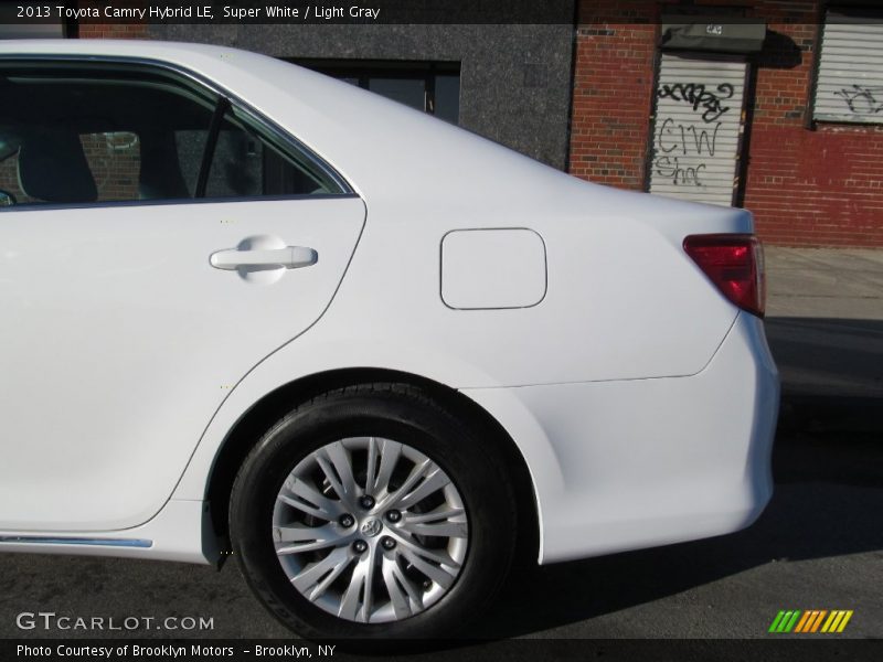 Super White / Light Gray 2013 Toyota Camry Hybrid LE