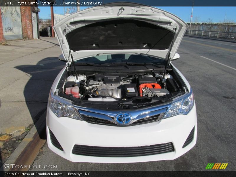 Super White / Light Gray 2013 Toyota Camry Hybrid LE