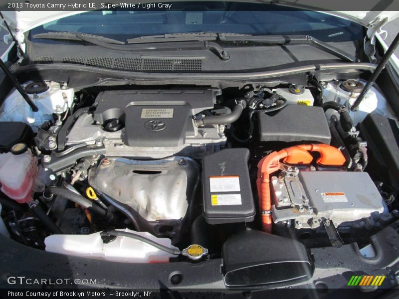 Super White / Light Gray 2013 Toyota Camry Hybrid LE