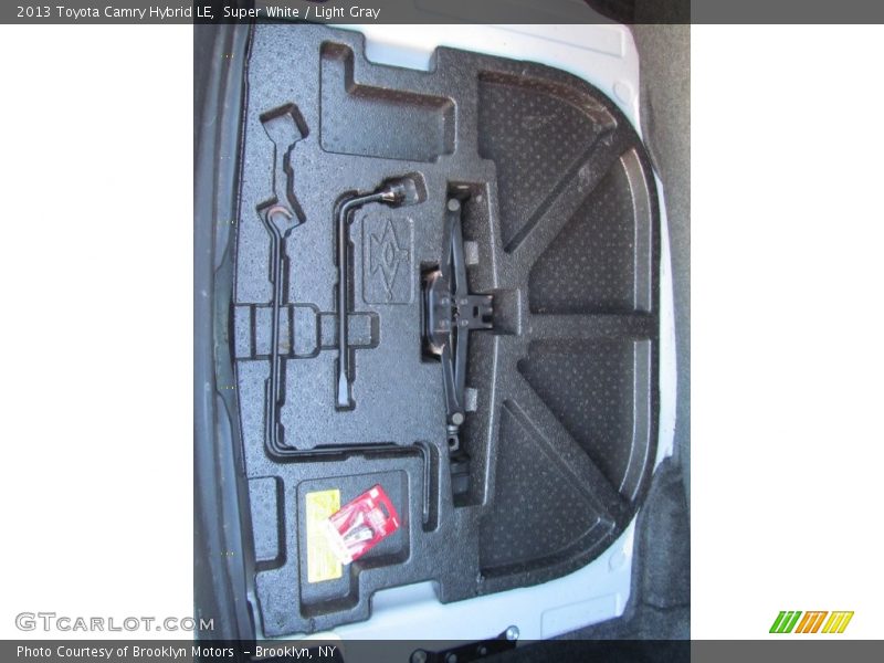 Super White / Light Gray 2013 Toyota Camry Hybrid LE