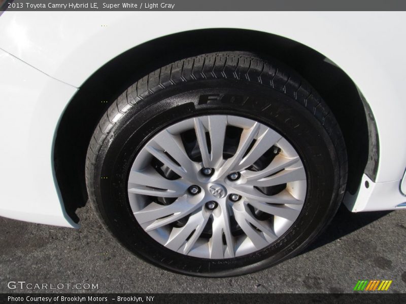 Super White / Light Gray 2013 Toyota Camry Hybrid LE