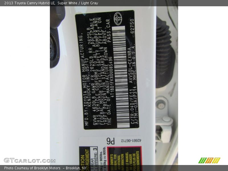 Super White / Light Gray 2013 Toyota Camry Hybrid LE