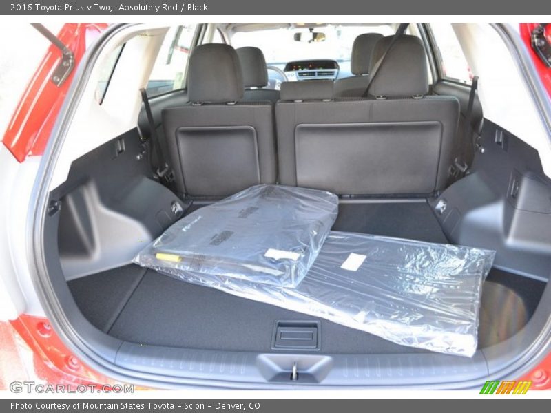  2016 Prius v Two Trunk