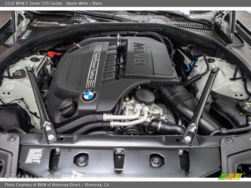 Alpine White / Black 2016 BMW 5 Series 535i Sedan