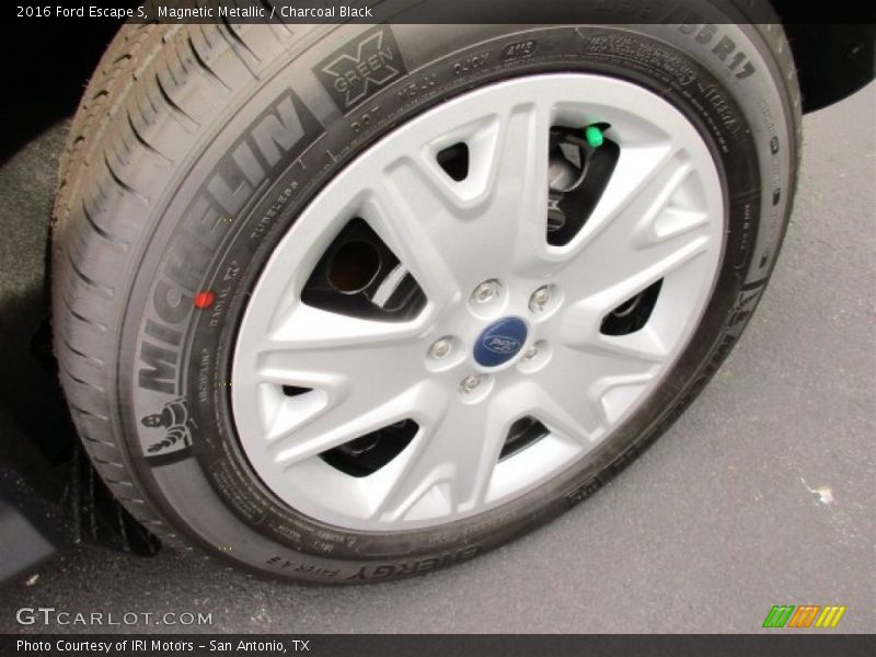 Magnetic Metallic / Charcoal Black 2016 Ford Escape S