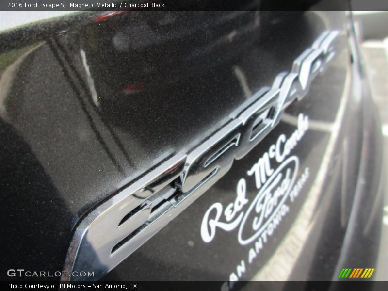 Magnetic Metallic / Charcoal Black 2016 Ford Escape S