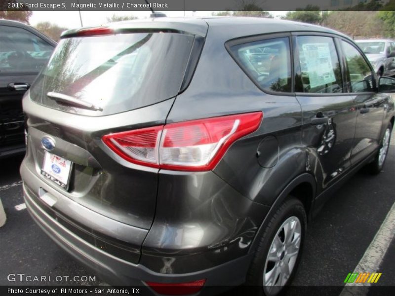 Magnetic Metallic / Charcoal Black 2016 Ford Escape S