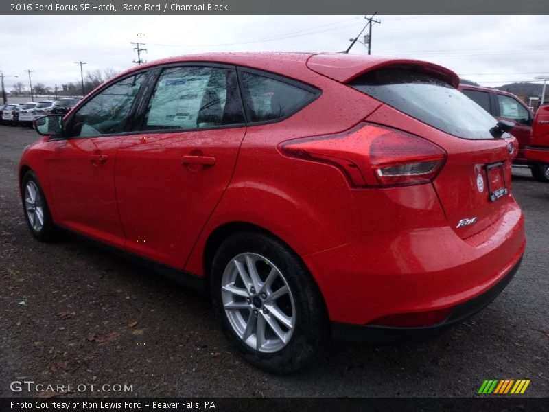 Race Red / Charcoal Black 2016 Ford Focus SE Hatch