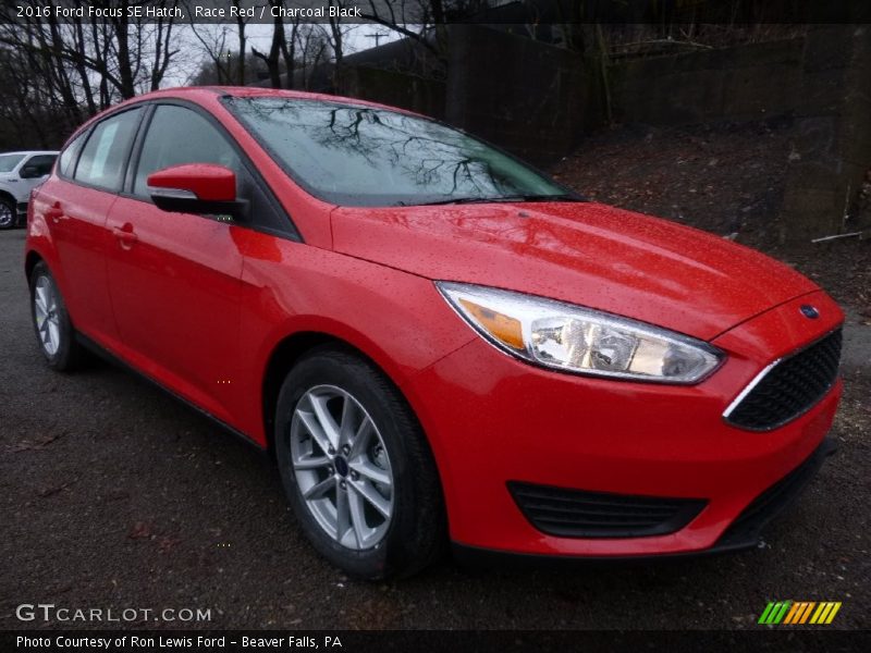 Race Red / Charcoal Black 2016 Ford Focus SE Hatch