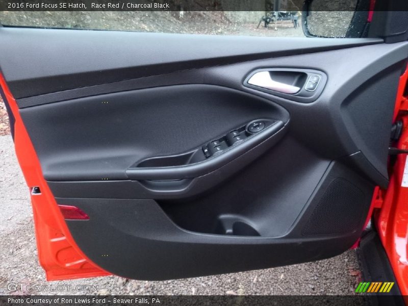 Race Red / Charcoal Black 2016 Ford Focus SE Hatch