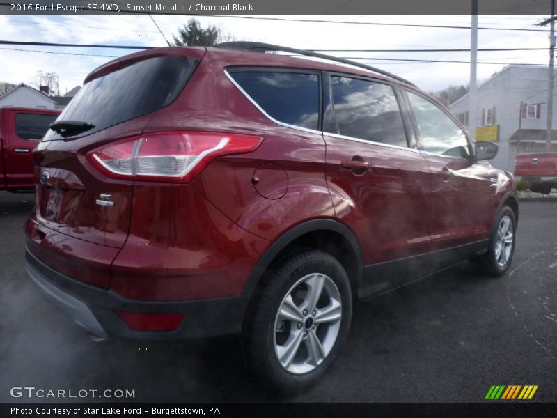 Sunset Metallic / Charcoal Black 2016 Ford Escape SE 4WD