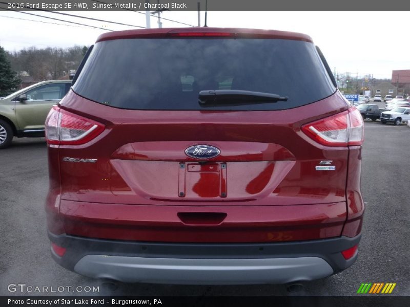 Sunset Metallic / Charcoal Black 2016 Ford Escape SE 4WD