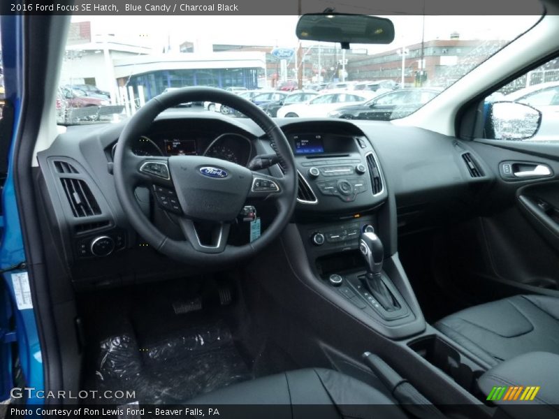 Blue Candy / Charcoal Black 2016 Ford Focus SE Hatch
