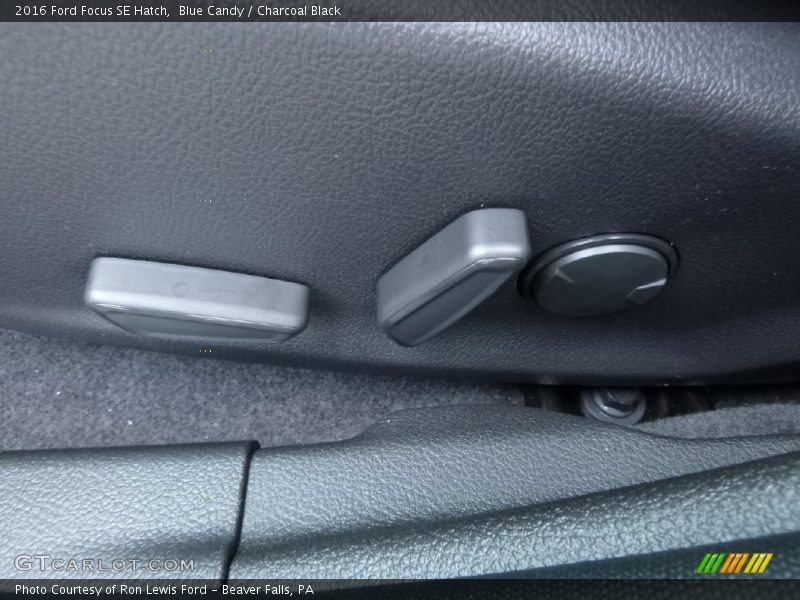 Blue Candy / Charcoal Black 2016 Ford Focus SE Hatch
