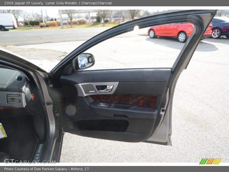 Lunar Grey Metallic / Charcoal/Charcoal 2009 Jaguar XF Luxury