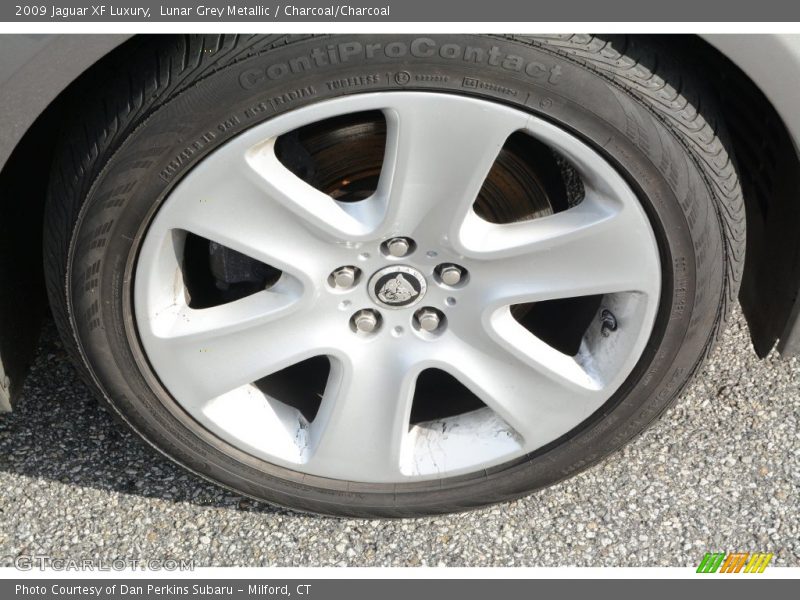 Lunar Grey Metallic / Charcoal/Charcoal 2009 Jaguar XF Luxury