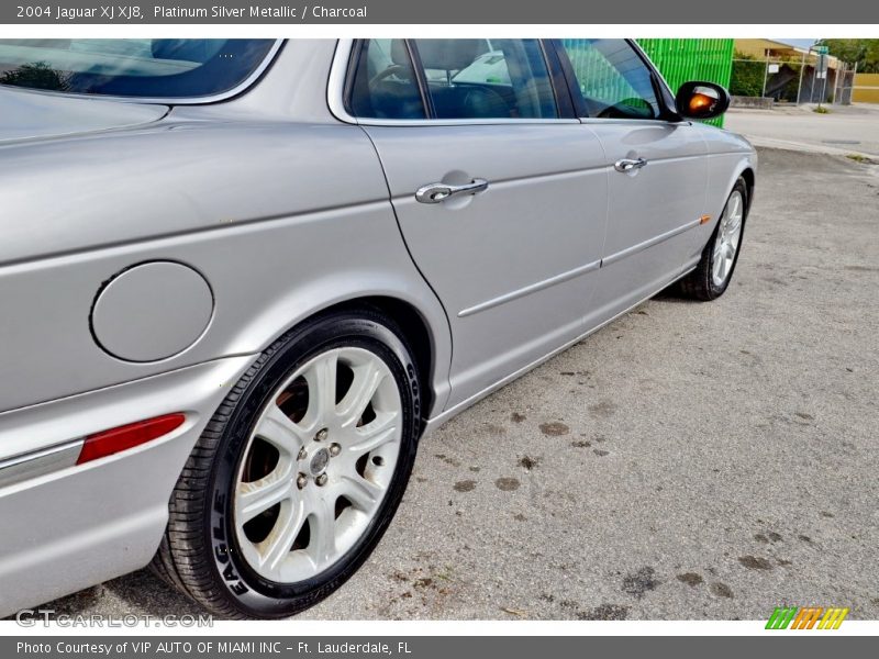 Platinum Silver Metallic / Charcoal 2004 Jaguar XJ XJ8
