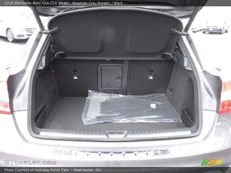  2016 GLA 250 4Matic Trunk