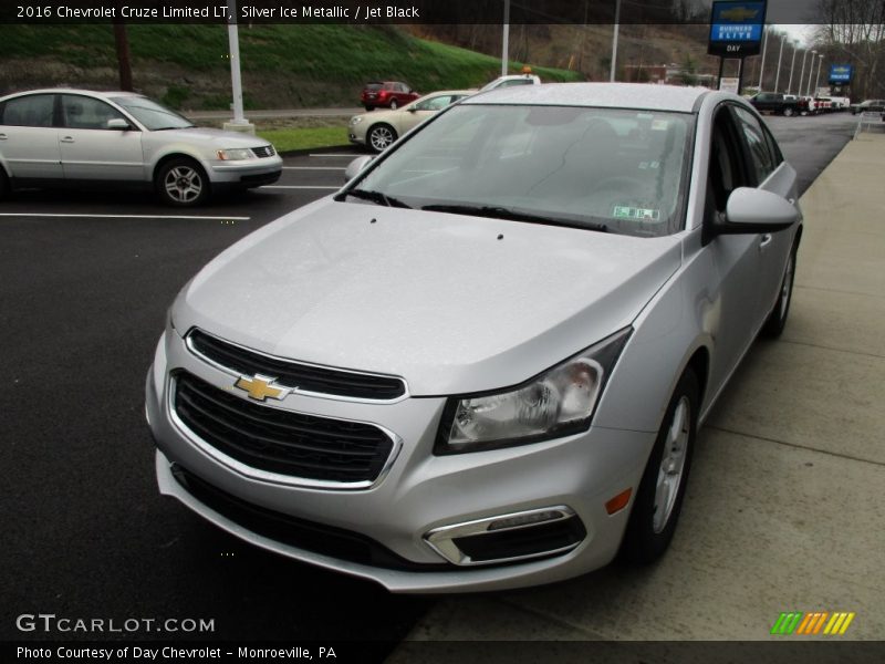 Silver Ice Metallic / Jet Black 2016 Chevrolet Cruze Limited LT