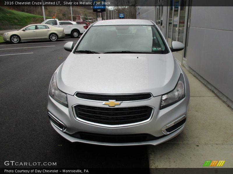 Silver Ice Metallic / Jet Black 2016 Chevrolet Cruze Limited LT
