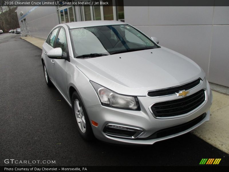 Silver Ice Metallic / Jet Black 2016 Chevrolet Cruze Limited LT