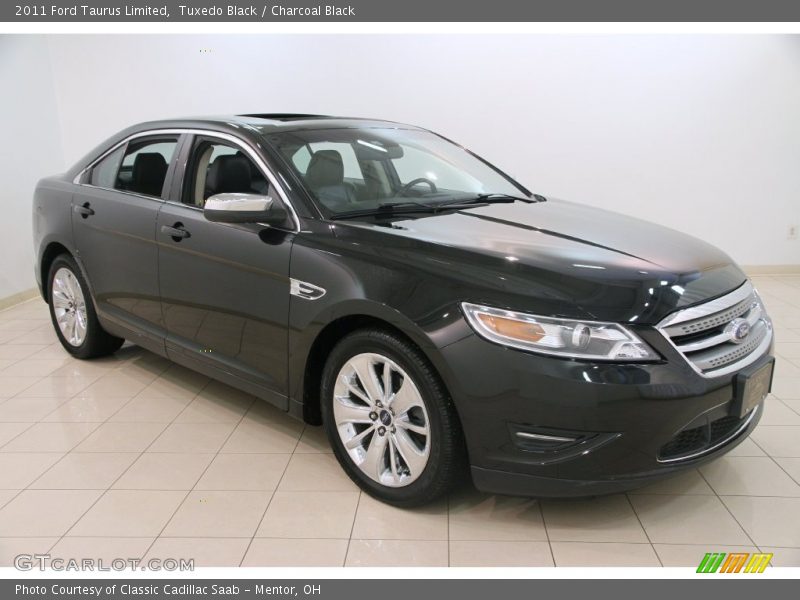 Tuxedo Black / Charcoal Black 2011 Ford Taurus Limited