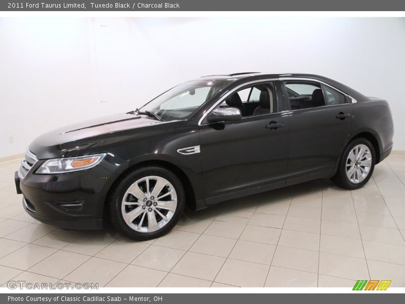Tuxedo Black / Charcoal Black 2011 Ford Taurus Limited
