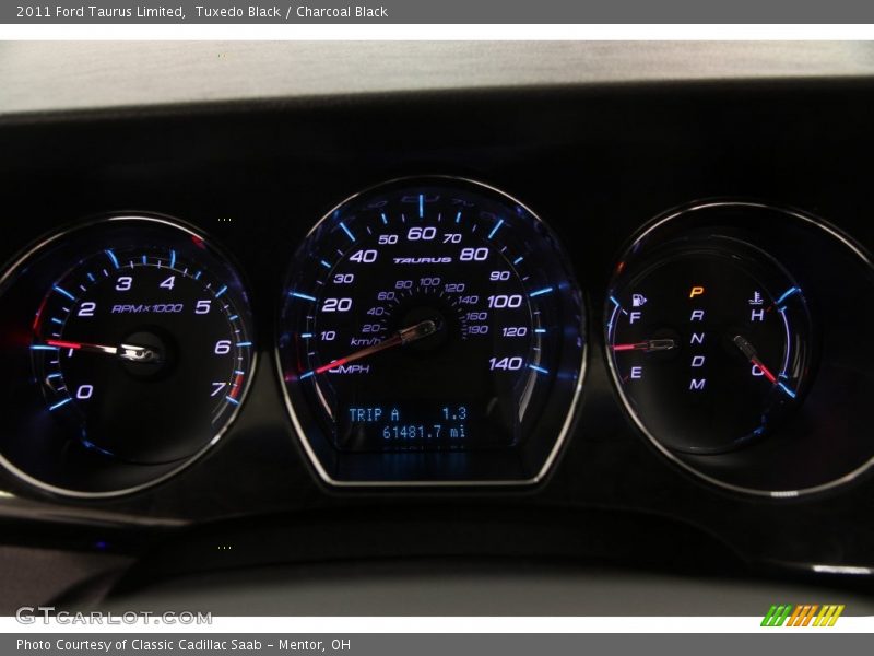 Tuxedo Black / Charcoal Black 2011 Ford Taurus Limited