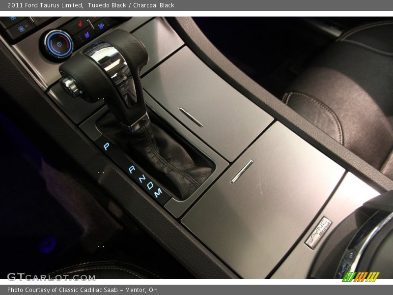 Tuxedo Black / Charcoal Black 2011 Ford Taurus Limited