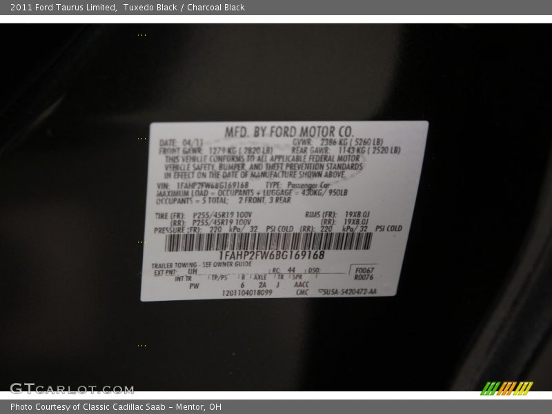 Tuxedo Black / Charcoal Black 2011 Ford Taurus Limited