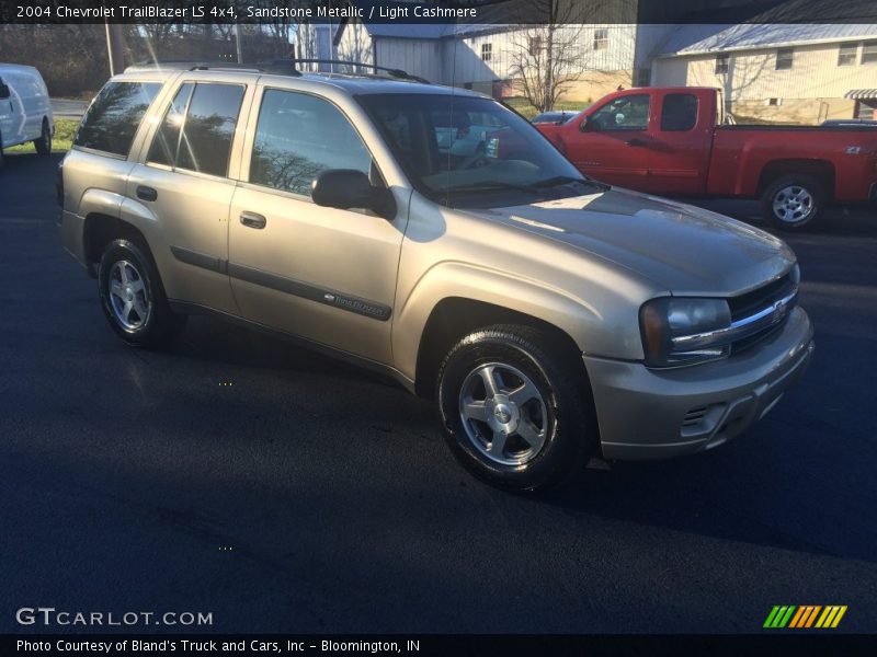 Sandstone Metallic / Light Cashmere 2004 Chevrolet TrailBlazer LS 4x4