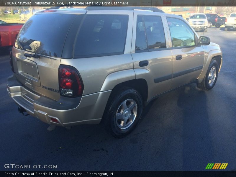 Sandstone Metallic / Light Cashmere 2004 Chevrolet TrailBlazer LS 4x4