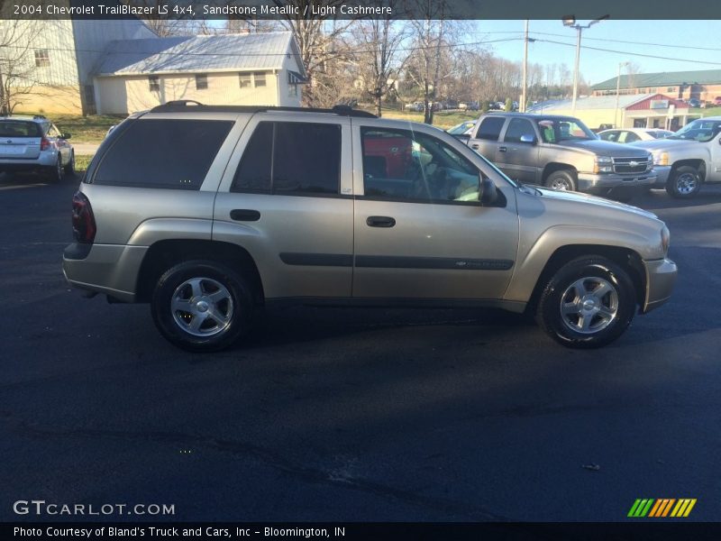 Sandstone Metallic / Light Cashmere 2004 Chevrolet TrailBlazer LS 4x4