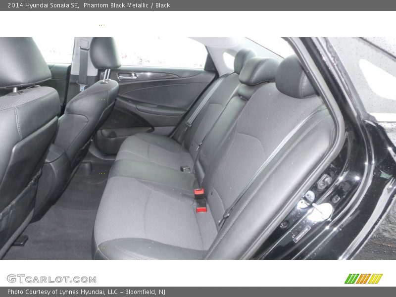 Phantom Black Metallic / Black 2014 Hyundai Sonata SE