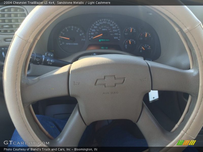 Sandstone Metallic / Light Cashmere 2004 Chevrolet TrailBlazer LS 4x4