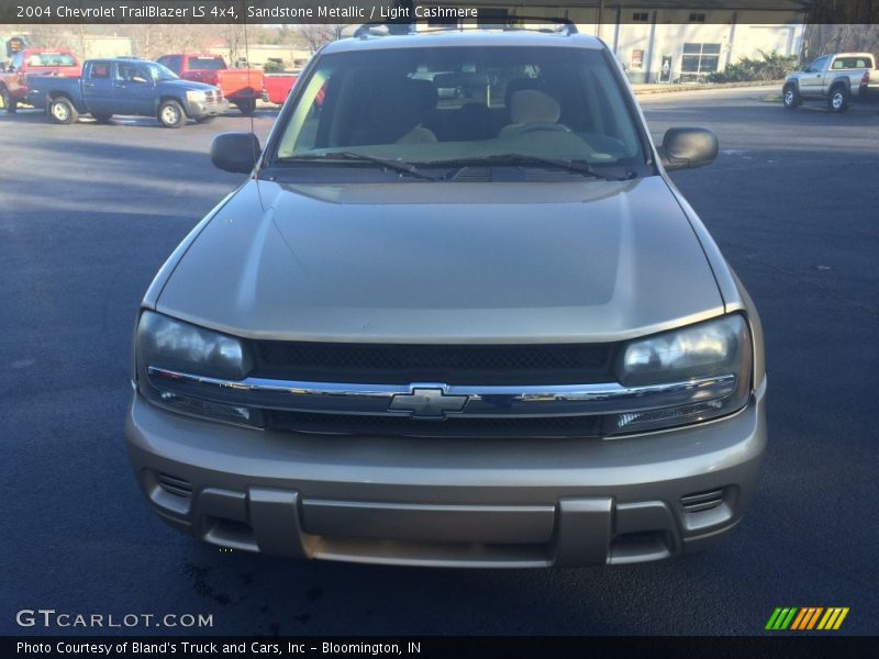 Sandstone Metallic / Light Cashmere 2004 Chevrolet TrailBlazer LS 4x4