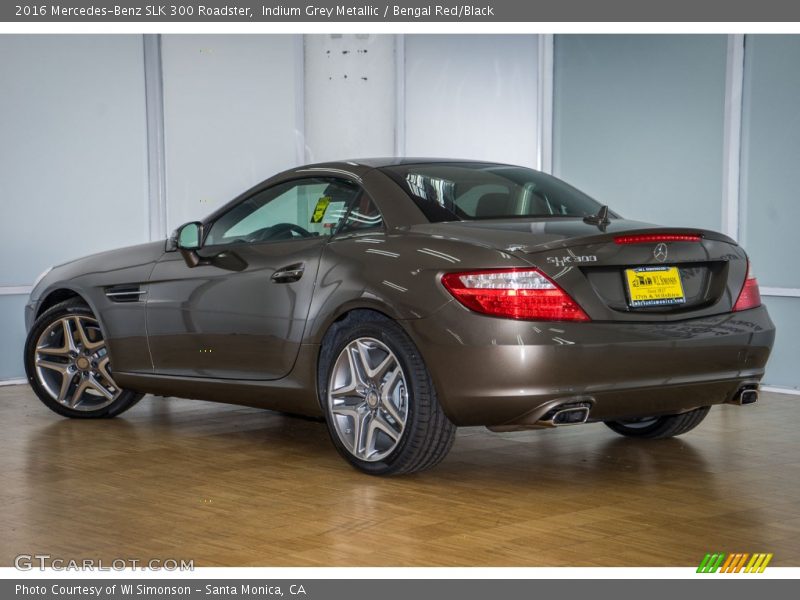 Indium Grey Metallic / Bengal Red/Black 2016 Mercedes-Benz SLK 300 Roadster