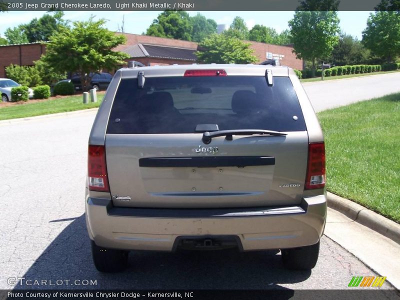 Light Khaki Metallic / Khaki 2005 Jeep Grand Cherokee Laredo