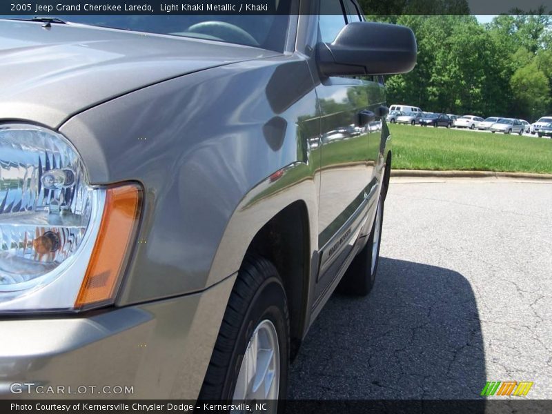 Light Khaki Metallic / Khaki 2005 Jeep Grand Cherokee Laredo