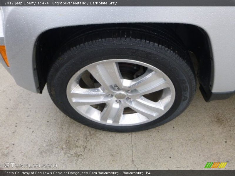 Bright Silver Metallic / Dark Slate Gray 2012 Jeep Liberty Jet 4x4