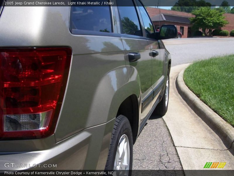 Light Khaki Metallic / Khaki 2005 Jeep Grand Cherokee Laredo